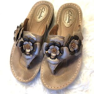 Clarks Artisan Latin Flower Leather Thong Sandals